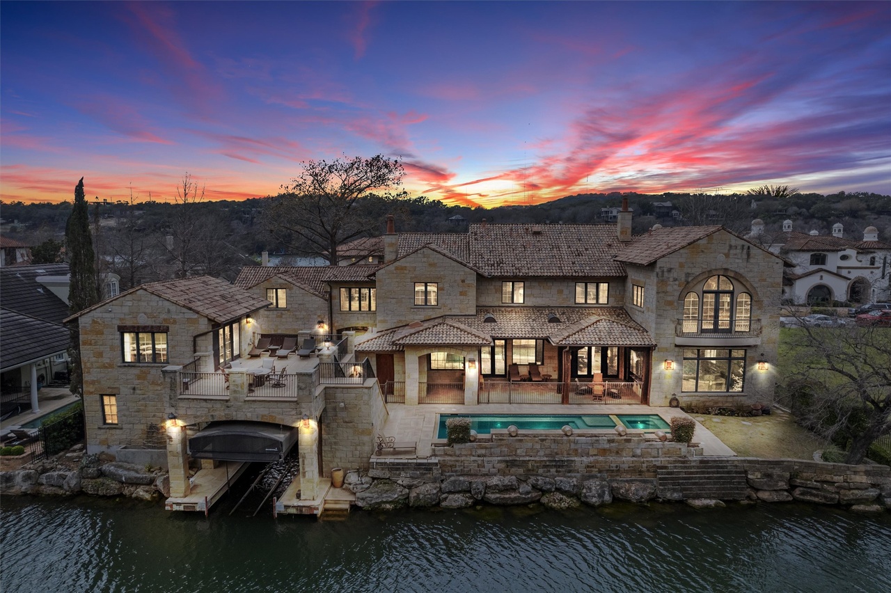 4407 Island Cv — Waterfront Estate